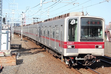 緩行線は日比谷線に直通する 撮影者:まほろば君@谷塚 緩行線は日比谷線に直通する 撮影者:まほろば君@谷塚